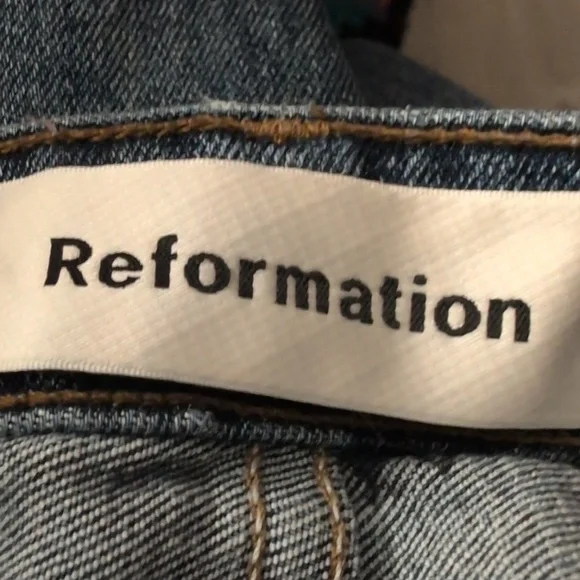Reformation Cropped Flood Blue Jeans - Picture 5 of 6